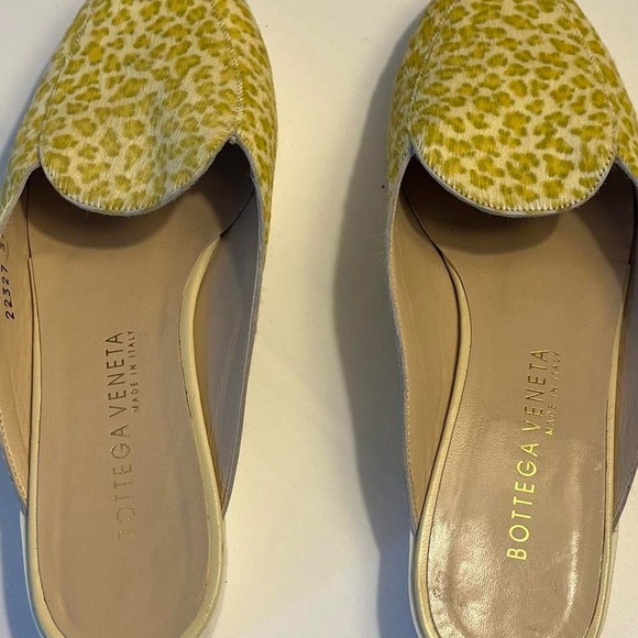 Bottega Veneta green/ yellow pony hair mules 
cheetah slide sandals - Picture 3 of 5